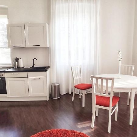 Helle Zweiraumwohnung In Wohngebiet Wien Exterior foto